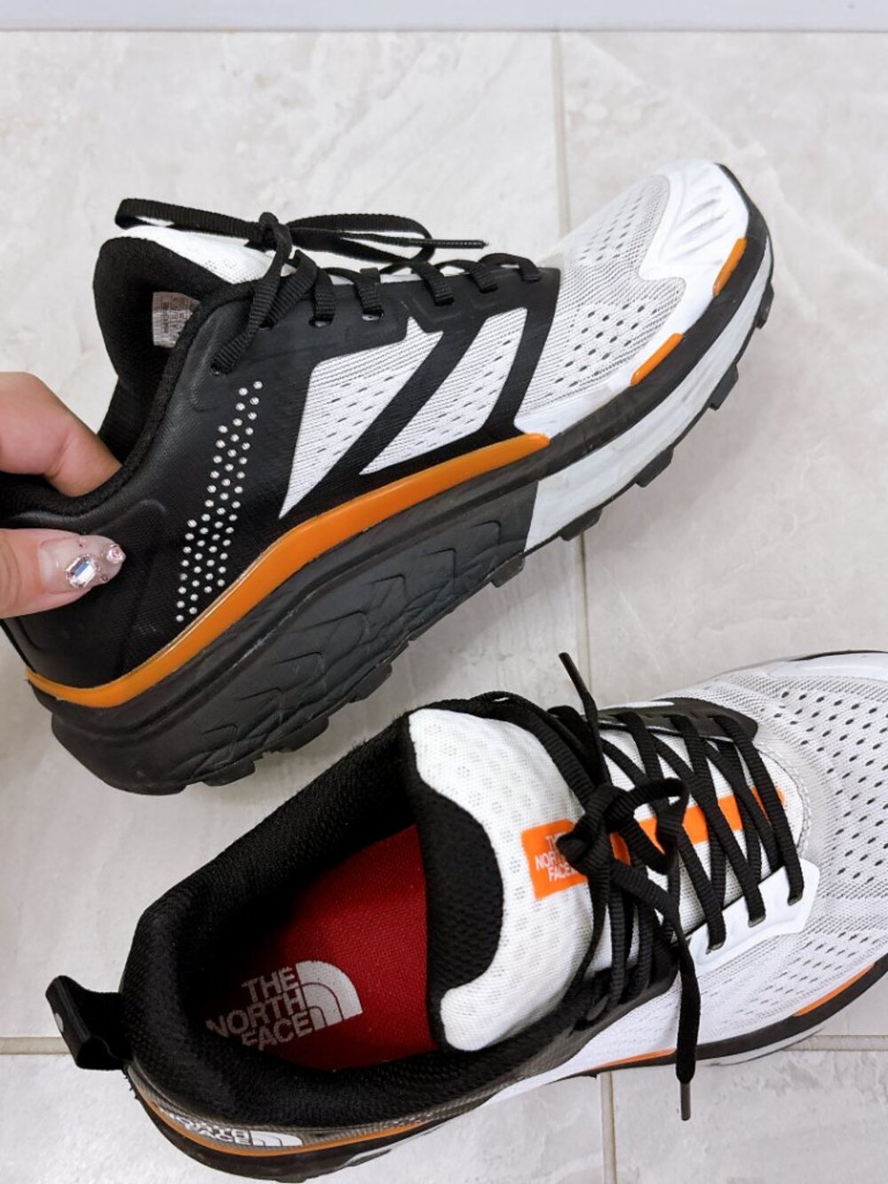 95% NEW THE NORTH FACE SHOES, SIZE 7 - Picture 4 of 6
